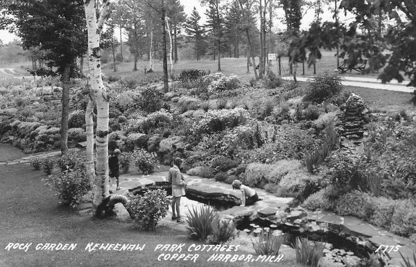 Keweenaw Park Cottages - Old Postcard (newer photo)